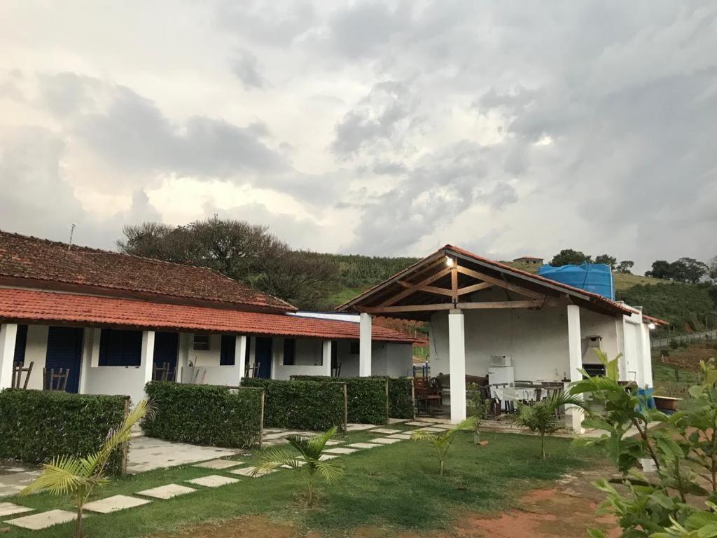 Pousada Vale Das Cachoeiras Bueno Brandão Exterior foto
